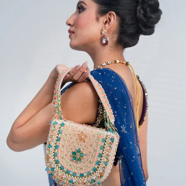 Seaside_Bloom_Beaded_Handbag